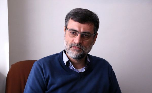 مجازات مدیران بازنشستهای که ترک پست نکنند، «حبس» است