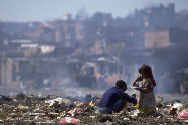 نیمی از جمعیت جهان با کمتر از ۵.۵ دلار در روز زندگی میکنند