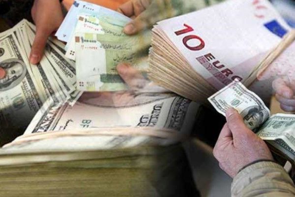 تاثیر کاهش قیمت دلار تا 2 ماه آینده در بازار معلوم میشود
