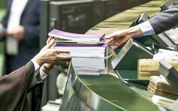 عدم شفافیت ریز درآمد و هزینه شرکت‌های دولتی اشکال اساسی بودجه است