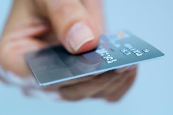 بانکها ۱۶۰۰ میلیارد تومان کارمزد تراکنش پرداخت کردند