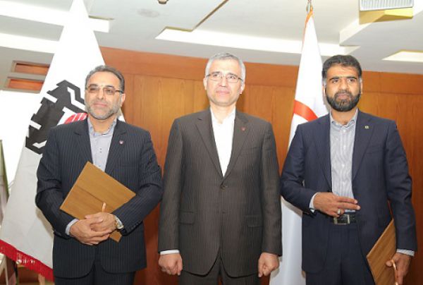 ذوب آهن اصفهان و بانک مسکن استان فارس تفاهم نامه همکاری امضا کردند