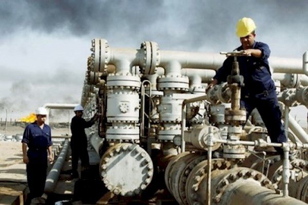 هندی ها منتظر تصمیم آمریکا برای خرید نفت از ایران