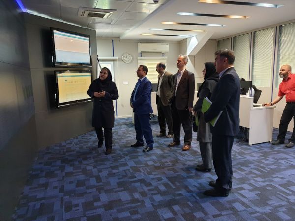 بازدید مدیر عامل بانک توسعه صادرات از شرکت خدمات انفورماتیک