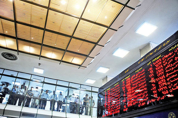 ثمرات عرضه کالاهای اساسی در تالار شیشه ای بورس