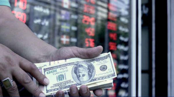بلومبرگ: تلاش‌های ایران برای مهار نرخ ارز موثر بوده است
