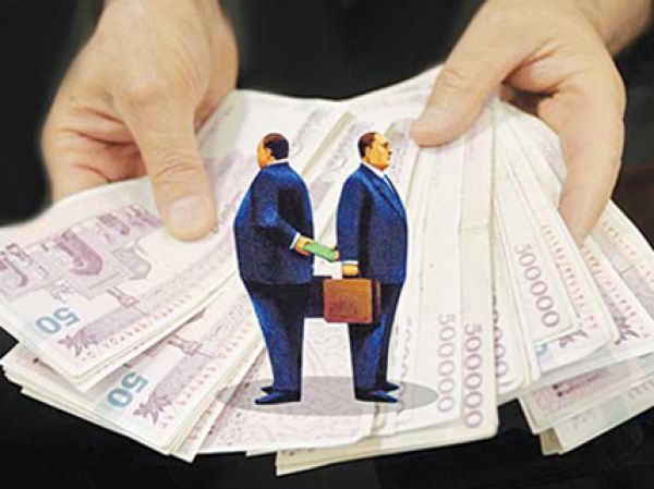 شناسایی فرار مالیاتی ۴ هزار میلیارد تومانی توسط ۶۰۰ نفر