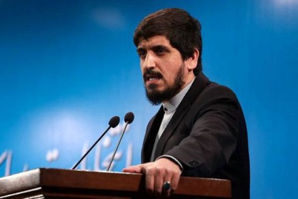 کشور دچار یک بحران بی اعتمادی است