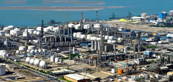 تنديس طلايی مسئولیت‌های اجتماعی به پتروشيمي بندرامام رسید