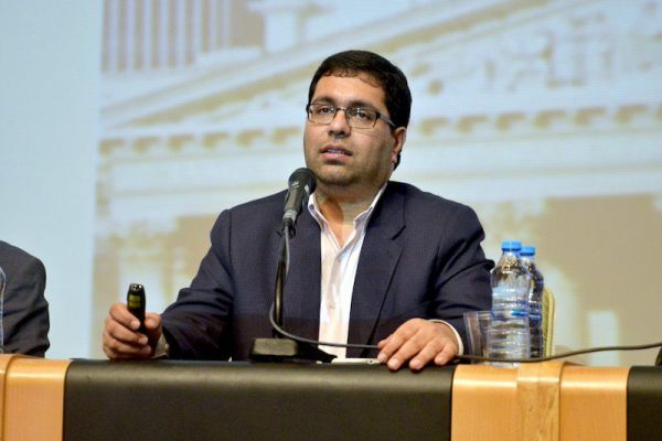 بازار ارز با بازار مشتقات ارزی متعادل میشود