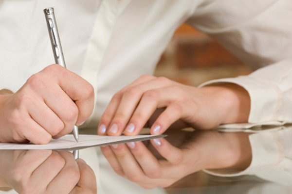 آیا از چک مدتدار میتوان شکایت کیفری کرد؟
