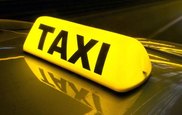 فعالیت تاکسیهای اینترنتی باید با نظارت شهرداری باشد