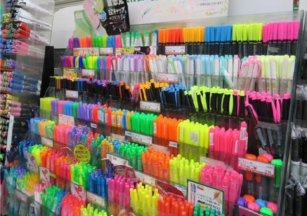 توزیع ۴۰ هزار بسته لوازم التحریر میان دانش آموزان مناطق محروم