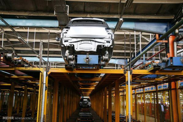 چرا صنعت خودرو ایران همچنان عقب مانده است؟