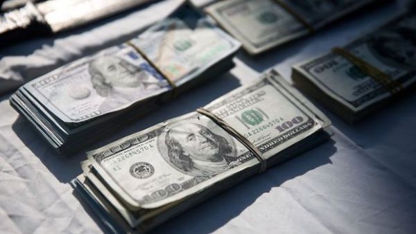 فعالان بازار درباره آینده قیمت دلار چه میگویند؟ (۲۵ آبان ۹۸)