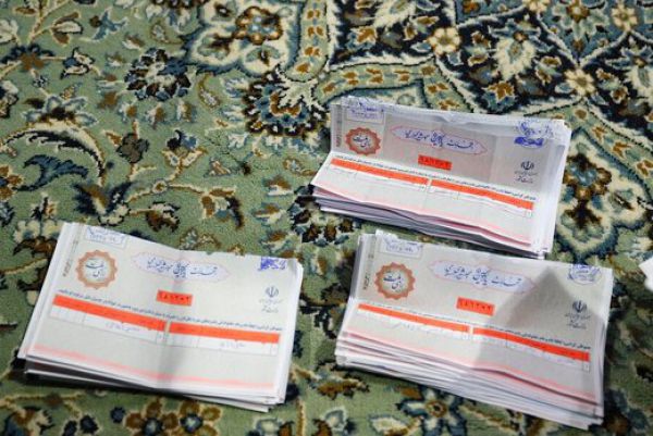 آیت الله یزدی همچنان در صدر خبرگان