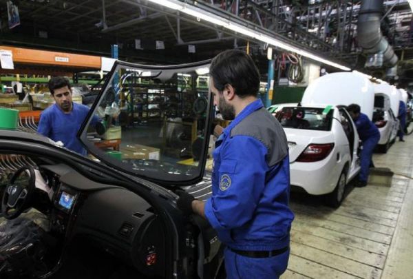 عرضه‌کنندگان مواد اولیه به گرانی خودرو دامن می‌زنند