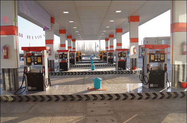 تعطیلی جایگاههای سوخت صحت ندارد