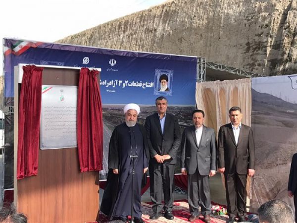 روحانی: با کمک مردم و همت پزشکان از روزهای سخت عبور می‌کنیم