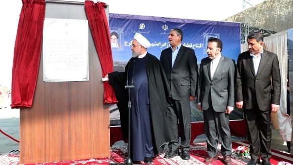 با کمک مردم و همت پزشکان از بحران کرونا عبور می کنیم