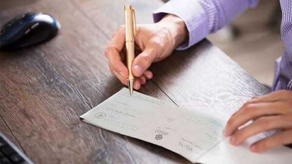 صدور و انتقال چک در وجه حامل از ۲۱ آذر سال جاری ممنوع می‌شود