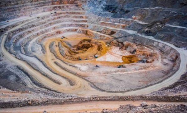 به جای عرضه معادن به فکر جذب سرمایه برای آنها باشیم