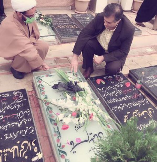 تجدید بیعت و ادای احترام دکتر نیک طبع ، مدیر عامل شرکت معادن زغال سنگ کرمان با سردار دلها حاج قاسم سلیمانی