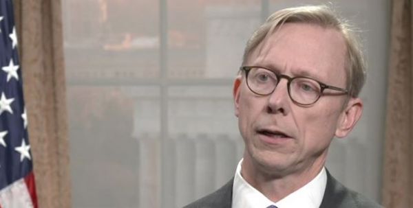 هوک برای مذاکره درباره تمدید تحریم تسلیحاتی ایران به انگلیس می‌رود