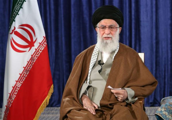 رهبر انقلاب: اینکه ارز افسار پاره کند و روزبهروز بالاتر رود اصلأ قابل قبول نیست