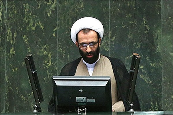اجرای دستورات مدرس خیابانی، خلاف قانون است