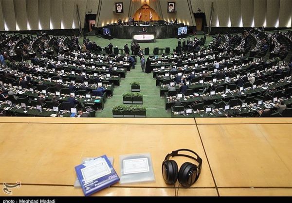چرا روحانی برای دفاع از وزیر پیشنهادی صمت به مجلس نرفت؟