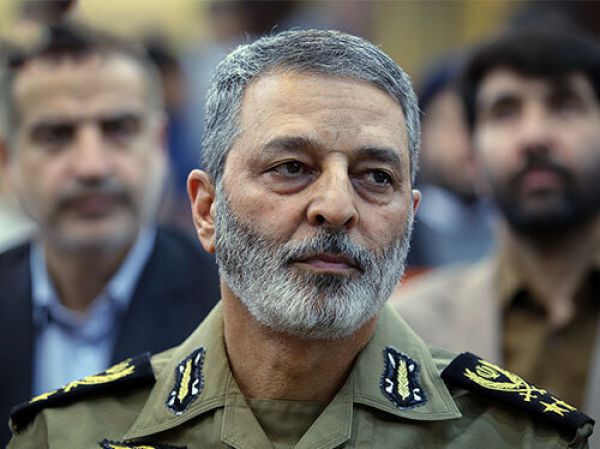 فرمانده کل ارتش :گاهی اوقات تحریفهایی در روایت دفاع مقدس انجام می شود توانسته ایم توان دفاعی مان را ارتقاء دهیم