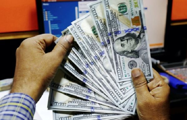 ادامه افزایش قیمت دلار در صرافیهای بانکی