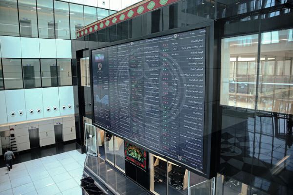 شاخص بورس ارتفاع 1.5 میلیون واحد را از دست داد