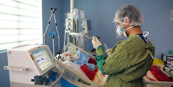 روند کاهشی شیوع کرونا در کشور بسیار کند است