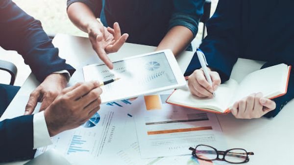 پیشتازی حقیقیها در خرید سهام