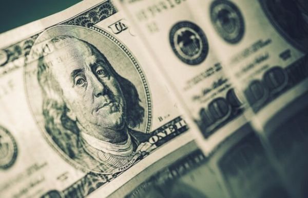 دلار عقب رفت