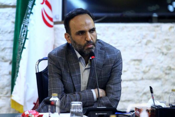 معاون مطبوعاتی: با صدور ۱۳ هزار مجوز چه تعداد رسانه قوی داریم؟