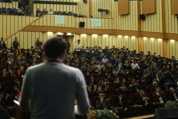 سیاست دانشگاه ها در