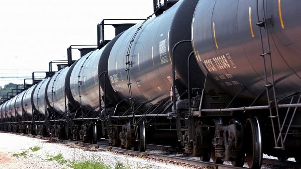 افزایش درآمدهای فروش نفت و فرآوردههای آن به معنای افزایش حجم صادرات نیست