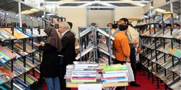 تشکری هاشمی در تذکر پیش از دستور مطرح کرد
لزوم توقف برگزاری نمایشگاه کتاب در مصلی تهران