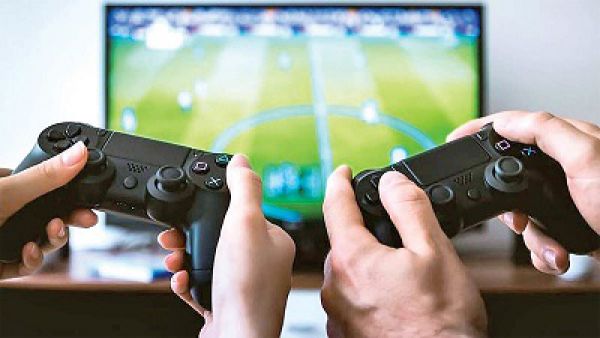 دسترسی آسان به بازی های ضد اخلاقی در سایه دانلود رایگان