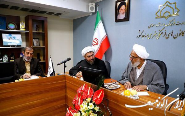 کانون‌های مساجد بر محور امام جماعت در عرصه فرهنگ انقلابی گفتمان‌سازی می‌کنند